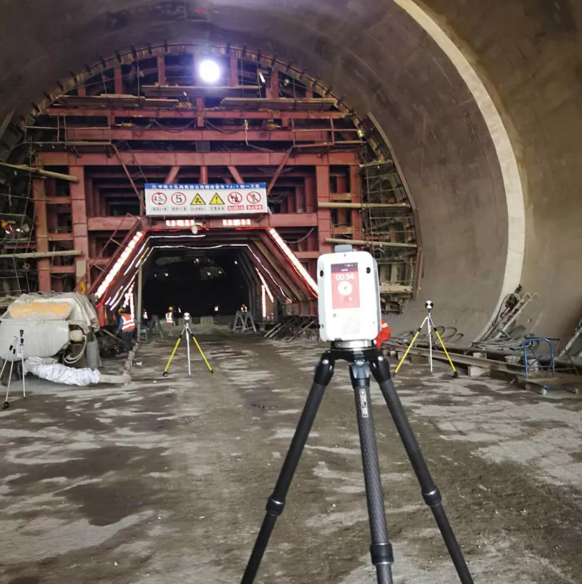 RTC360掃描儀正在采集點(diǎn)云 RTC360掃描儀正在采集點(diǎn)云